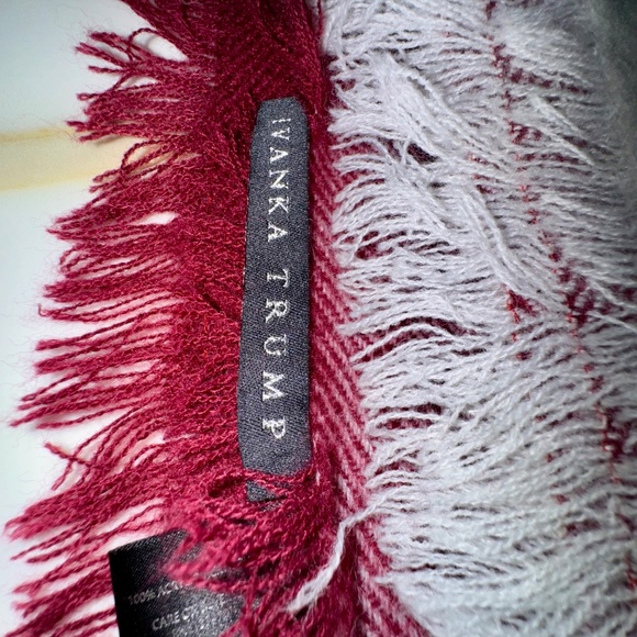 Ivanka Trump Burgundy & White Blanket Scarf w/Fringe - Picture 10 of 11